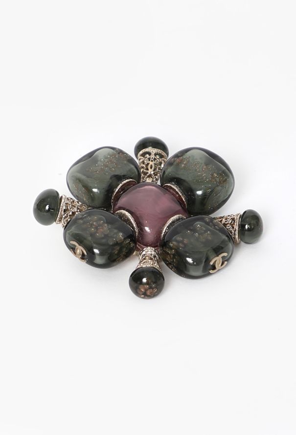 Chanel Gripoix Sculpted Pendant Brooch - 2