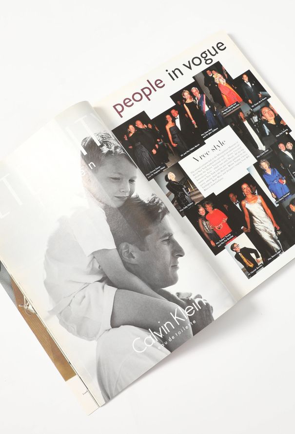 VOGUE UK March 1994 Chanel Cover Issue - 6