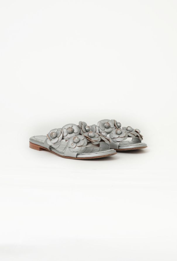 Chanel Camélia Quilted Leather Sandals - 2