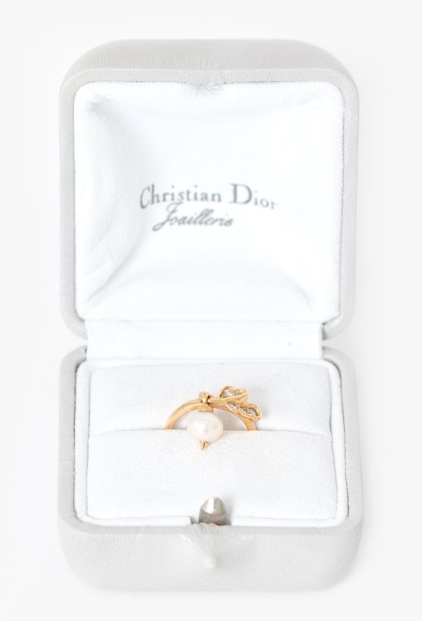 Dior 18k Yellow Gold, Pearl & Diamond Ring - 4