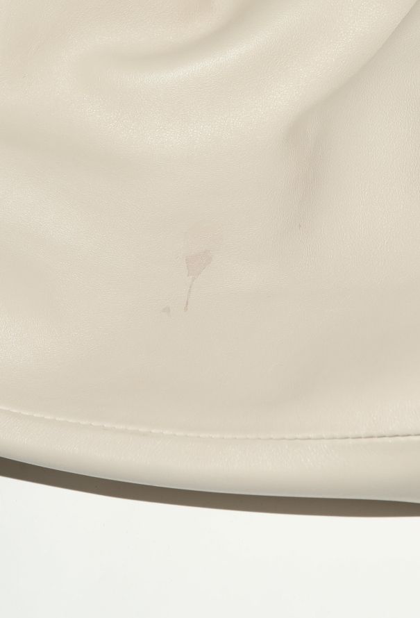 Bottega Veneta The Pouch Clutch in Off-White Leather – 2020 - 14