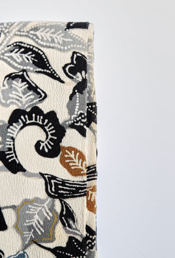 World Treasures Authentic Printed Crêpe Kimono - 5