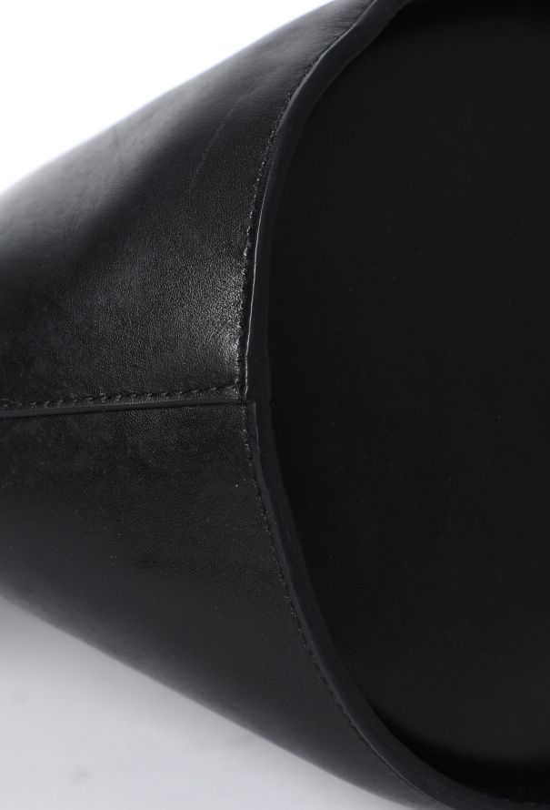 Alaïa Laser-cut Calfskin Bucket Bag - 7