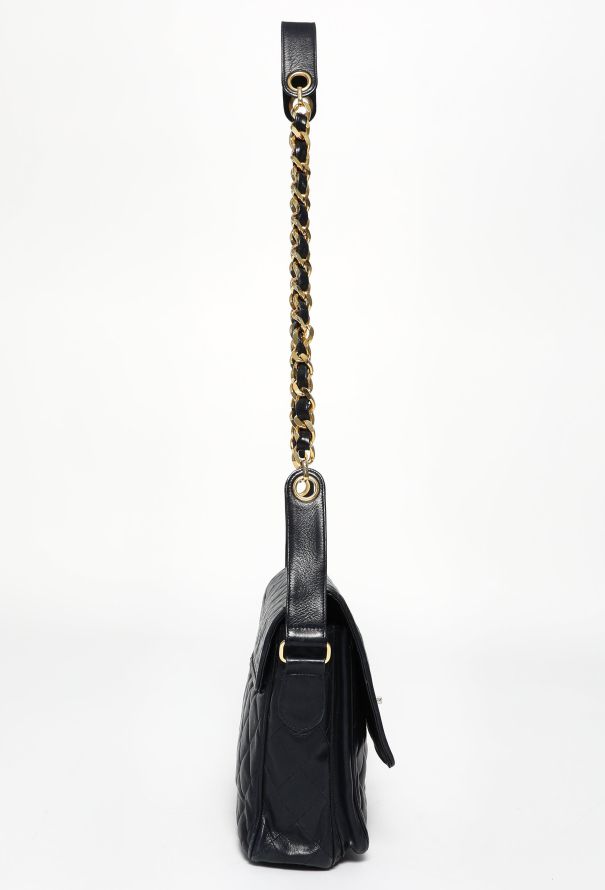 Chanel '90s Quilted Shoulder Bag - 4
