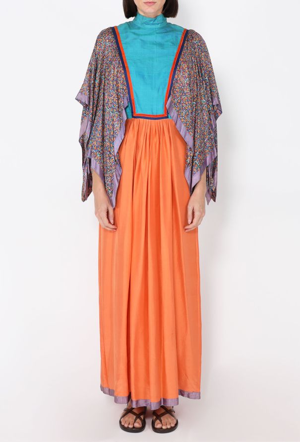 Printed Silk Batwing Gown, 1970s - 3