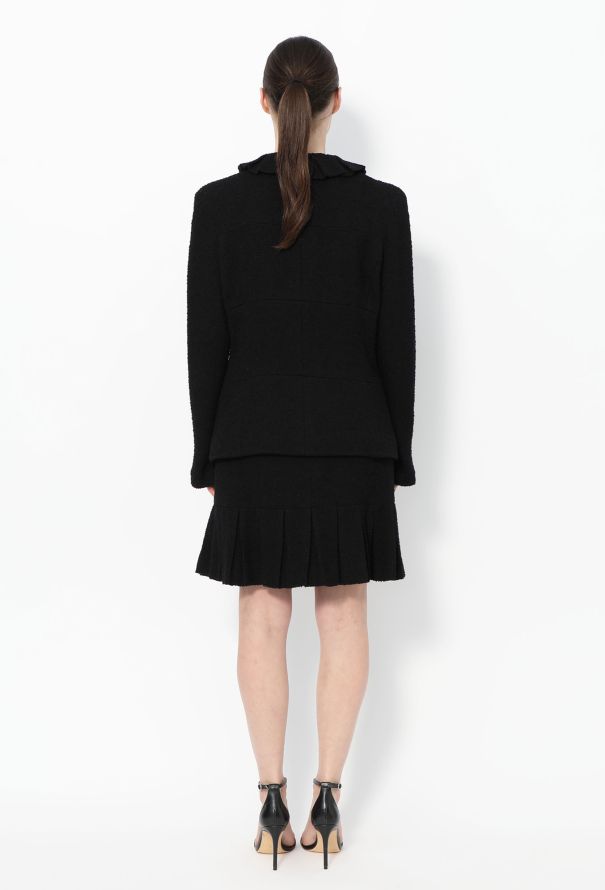 Chanel F/W 1997 Pleated Bouclé Ensemble - 7