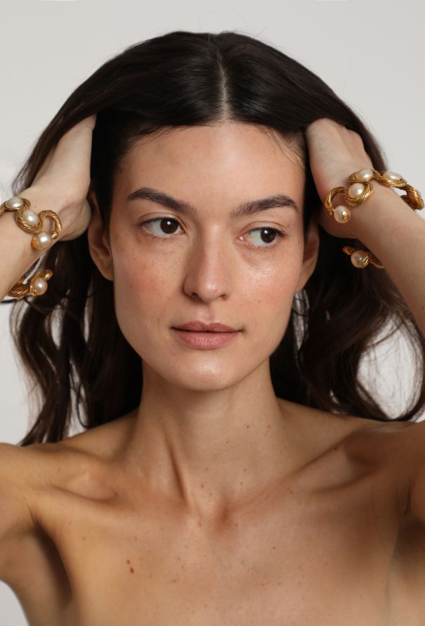 Chanel 1993/94 Bourgeois Pearl Bangle Set - 4