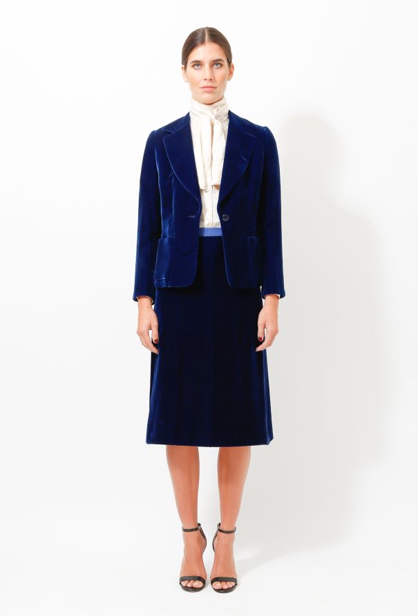 Dior 1974 Velvet Smoking Ensemble - 3