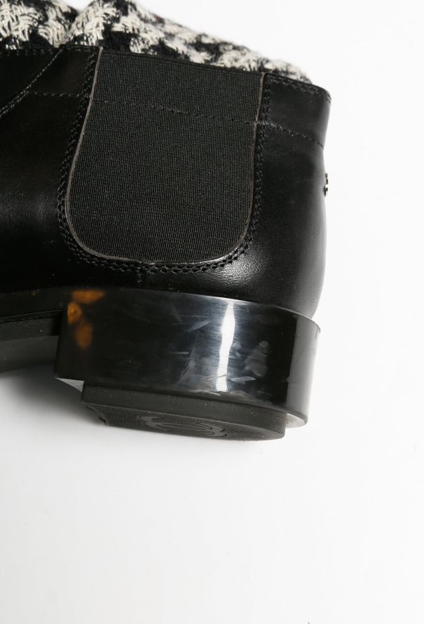 Chanel F/W 2011 Tweed Leather Boots - 5