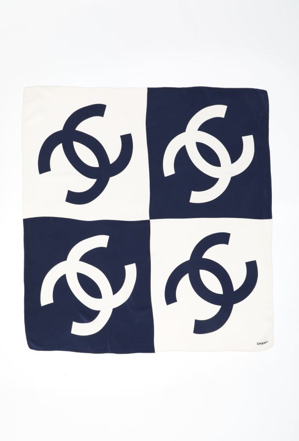 Chanel 2022 Bicolor Silk ‘CC’ Scarf - 2
