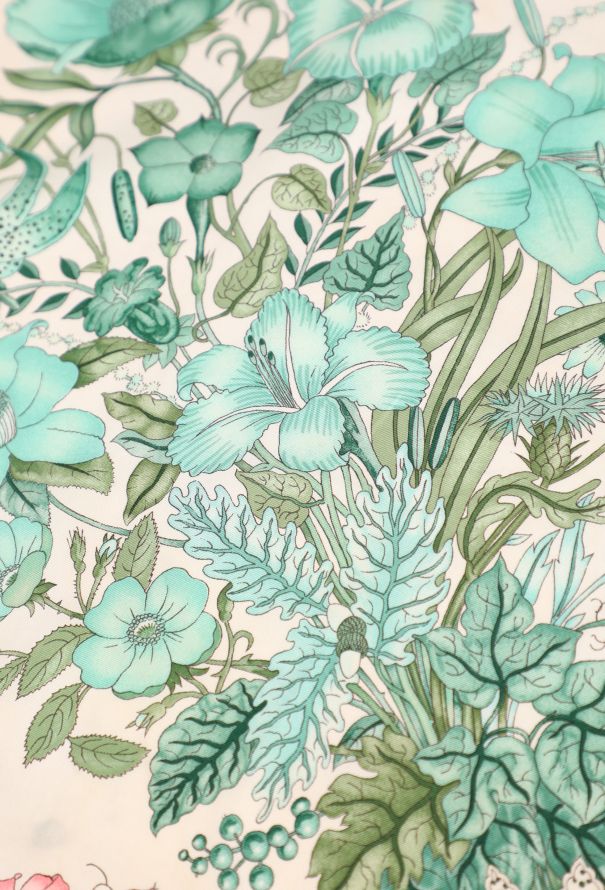 Gucci Vintage Floral Silk Carré - 7