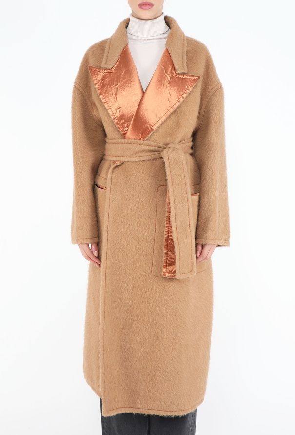 Bottega Veneta F/W 2018 Notched Satin Camel Coat - 4