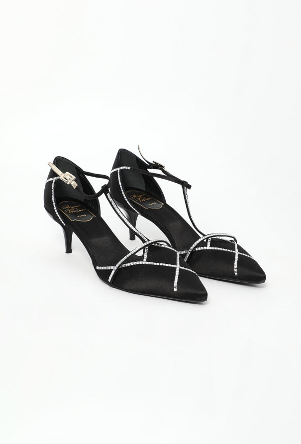 Roger Vivier Embellished Satin Pumps - 2