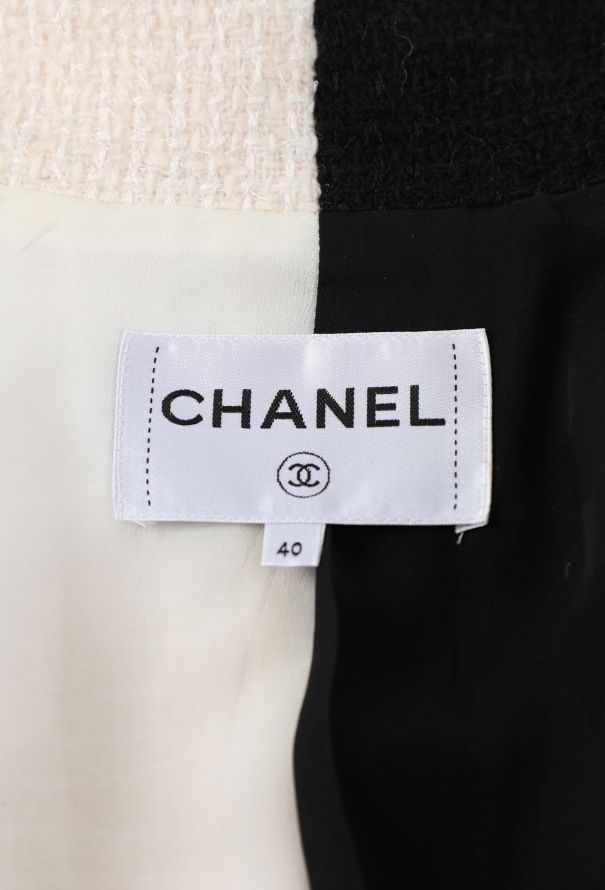 Chanel Bicolor Tweed Tailored Ensemble, Pre-Fall 2020 - 10