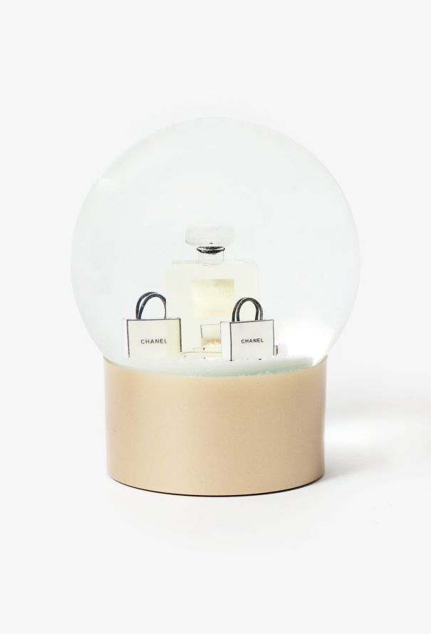Chanel N°5 Snow Globe - 3