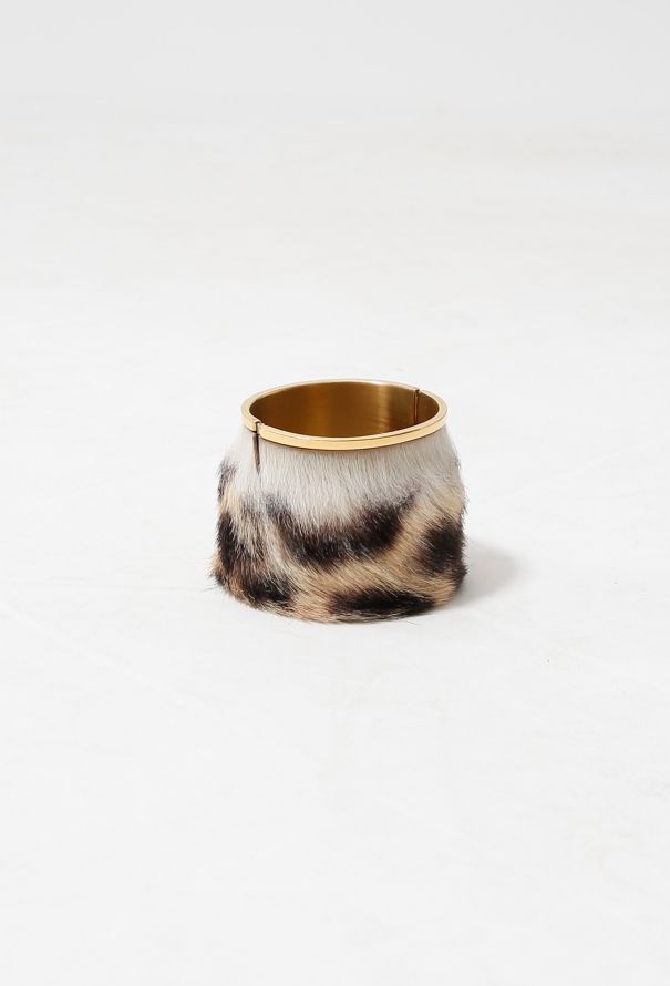 Céline Leopard Printed Fur Cuff - 3