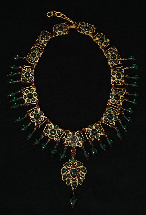 Chanel COUTURE Late 1960s Gripoix Camélia Necklace - 2