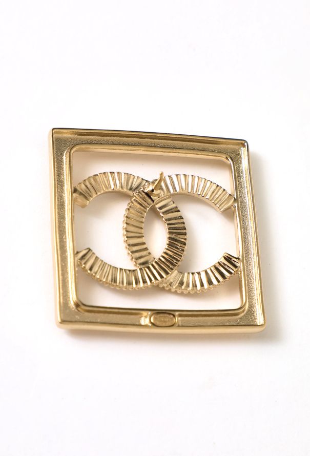 Chanel 2023 Strass 'CC' Pearl Necklace & Earrings - 10