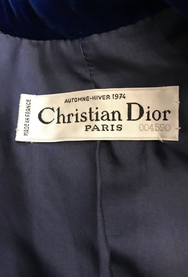 Dior 1974 Velvet Smoking Ensemble - 8