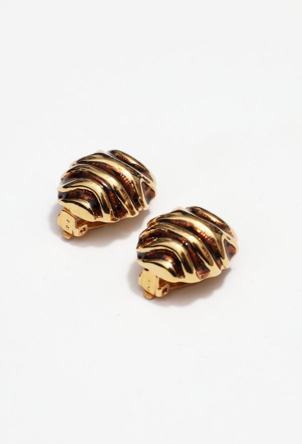 Exquisite Vintage Goldtone Clip Earrings - 3