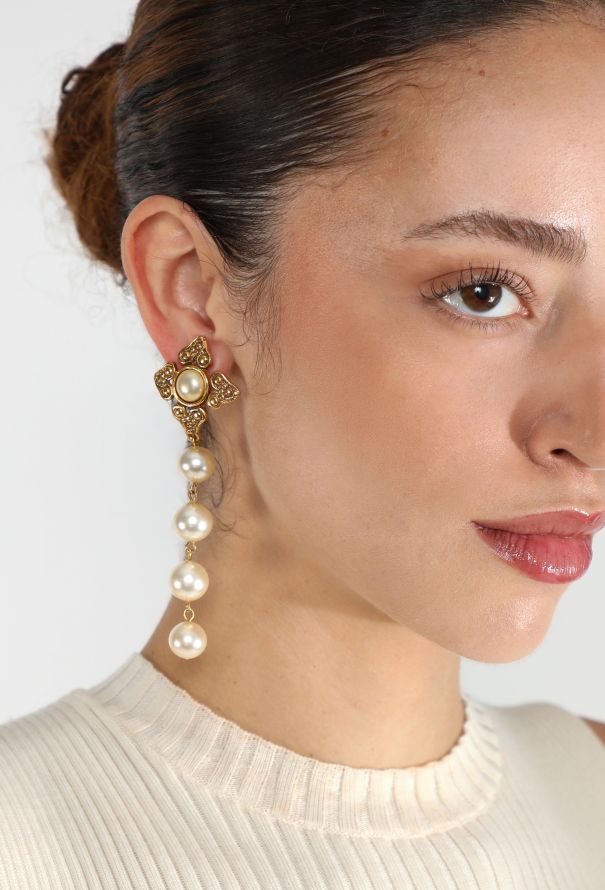 Chanel Pearl Pendant Earrings - 4