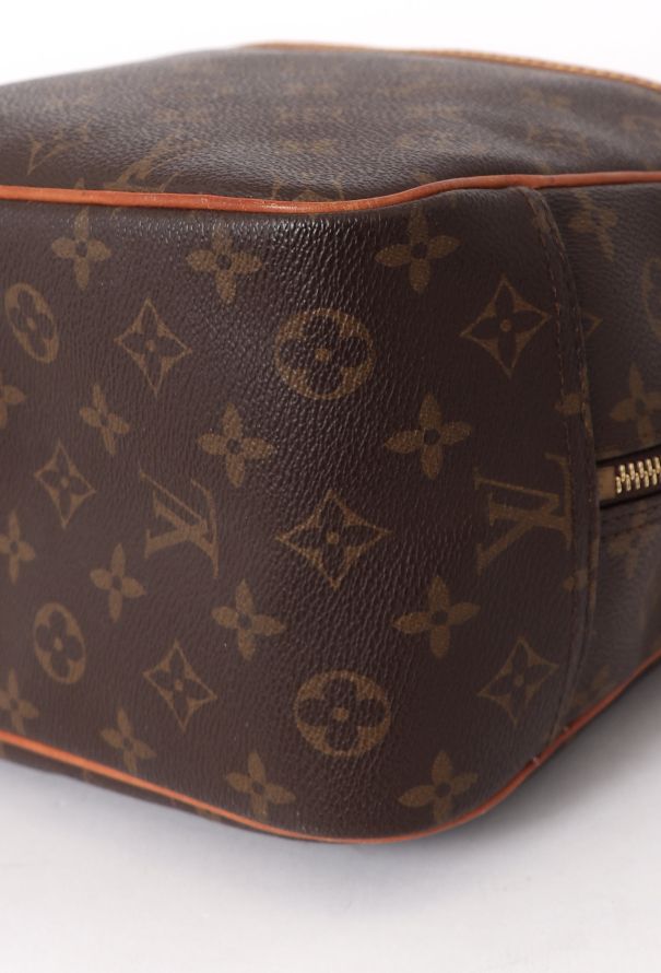 Louis Vuitton Monogram Deauville Bag - 7