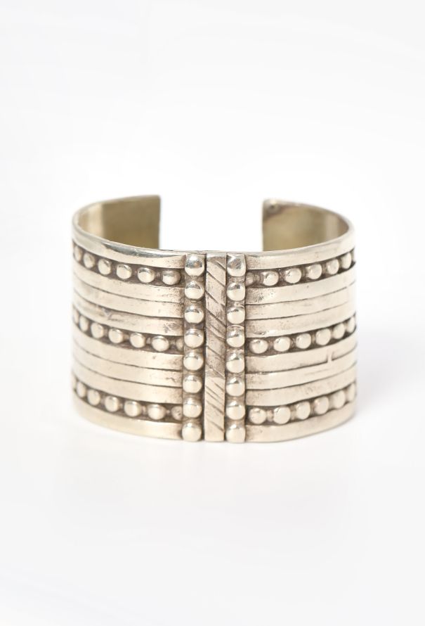 Modern Fine Jewelry Dotted Silver Open Bangle Bracelet - 2