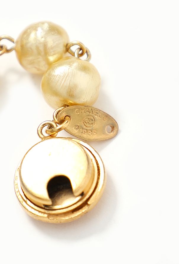 Chanel 1985 Pearl Embossed Charm Sautoir - 7