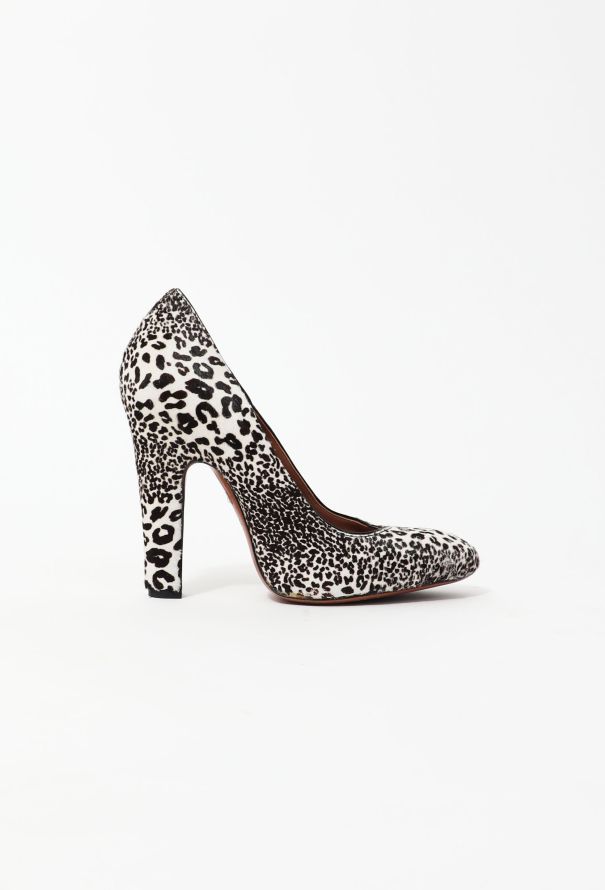 Alaïa Leopard Print Pony Hair Pumps - 1
