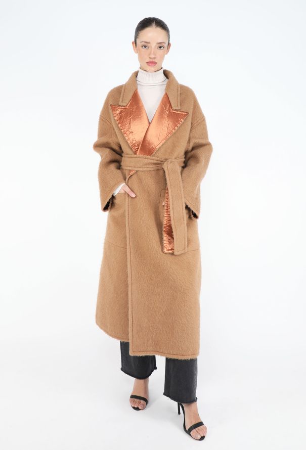 Bottega Veneta F/W 2018 Notched Satin Camel Coat - 5