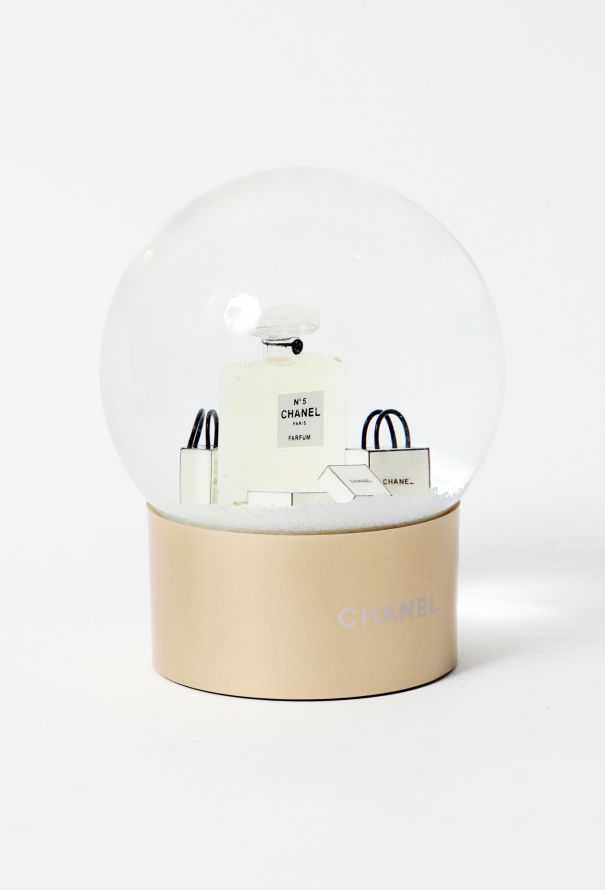 Chanel N°5 Snow Globe - 1