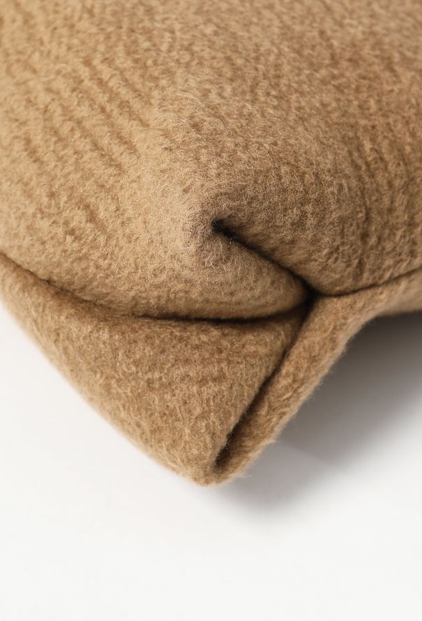 The Row Resort 2023 Large Glove Bag - 8