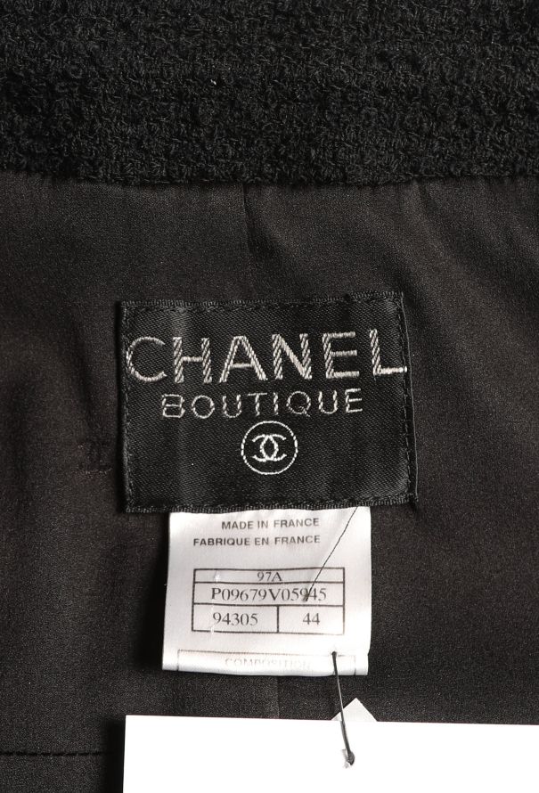 Chanel F/W 1997 Pleated Bouclé Ensemble - 8