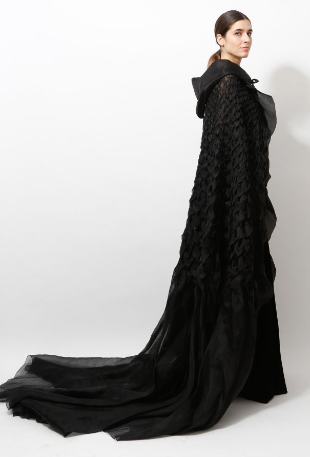 Alberta Ferretti F/W 2016 Couture Ruched Cape - 3