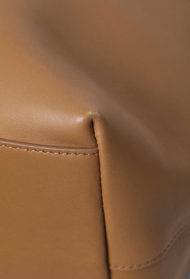 Bottega Veneta Maxi Cabat Smooth Tote Bag, 2019 - 10