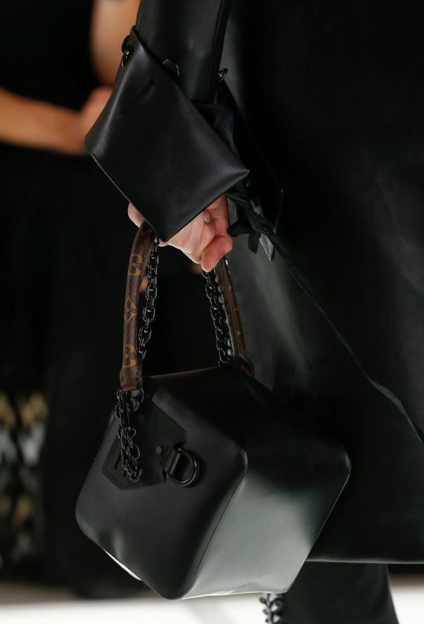 Louis Vuitton S/S 2018 Reverse Monogram Square Bag - 2