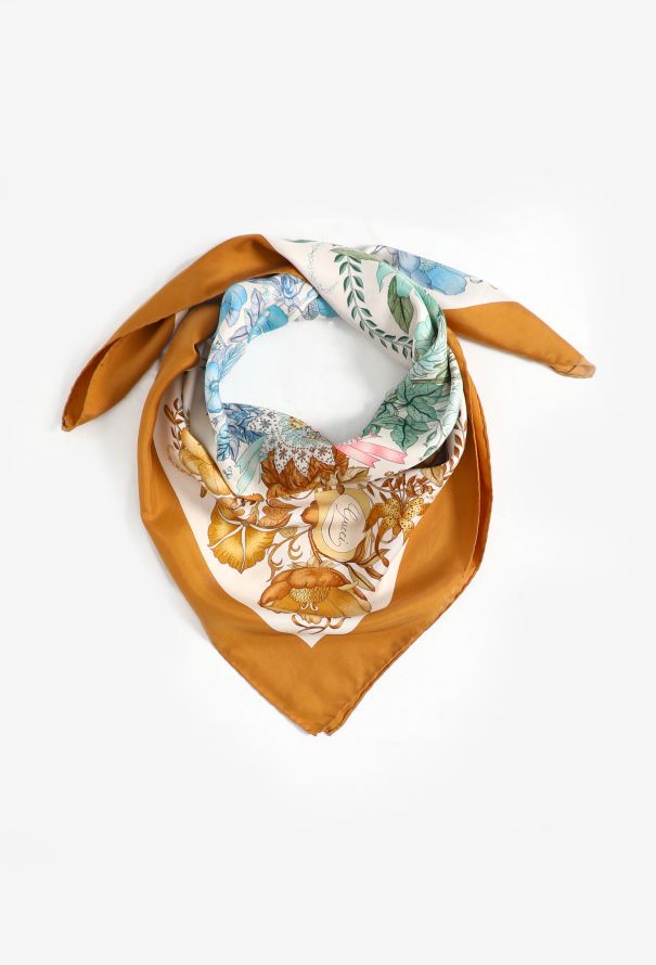 Gucci Vintage Floral Silk Carré - 3