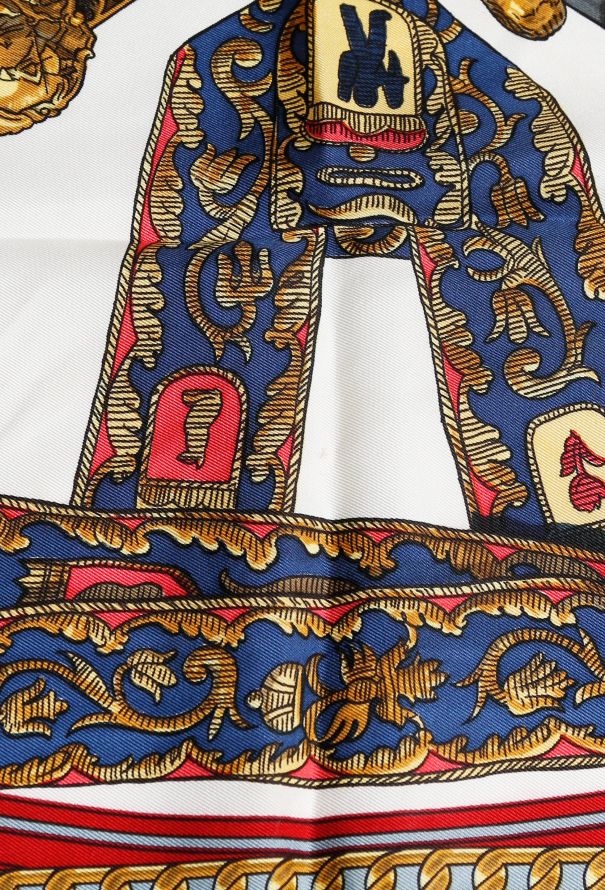 Hermès ‘Armes de Chasse’ Silk Carré 90 – Blue Border - 4