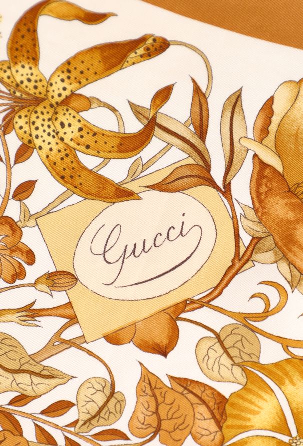 Gucci Vintage Floral Silk Carré - 8