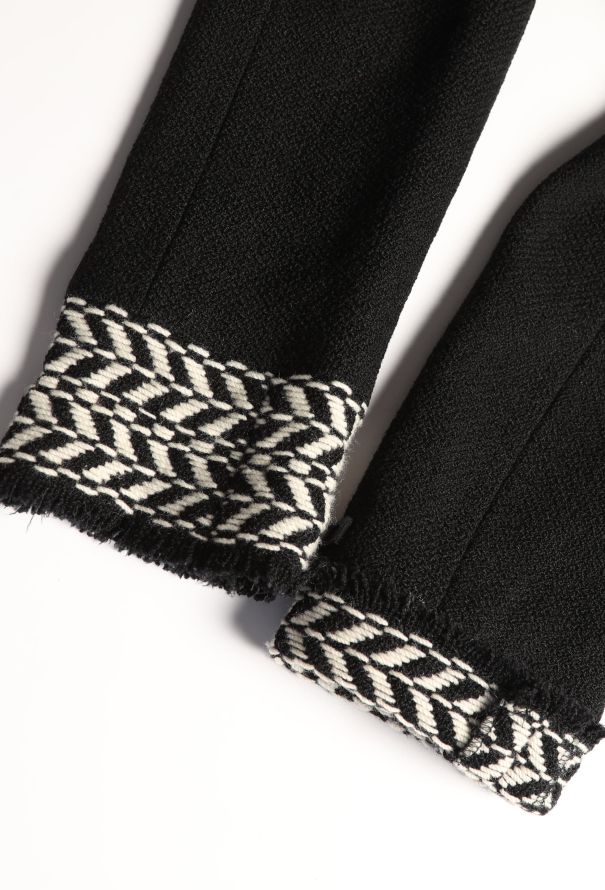 Chanel F/W 2004 Chevron Trim Bouclé Coat - 8