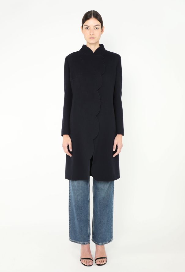 Valentino F/W 2018 Scalloped Trim Coat - 5