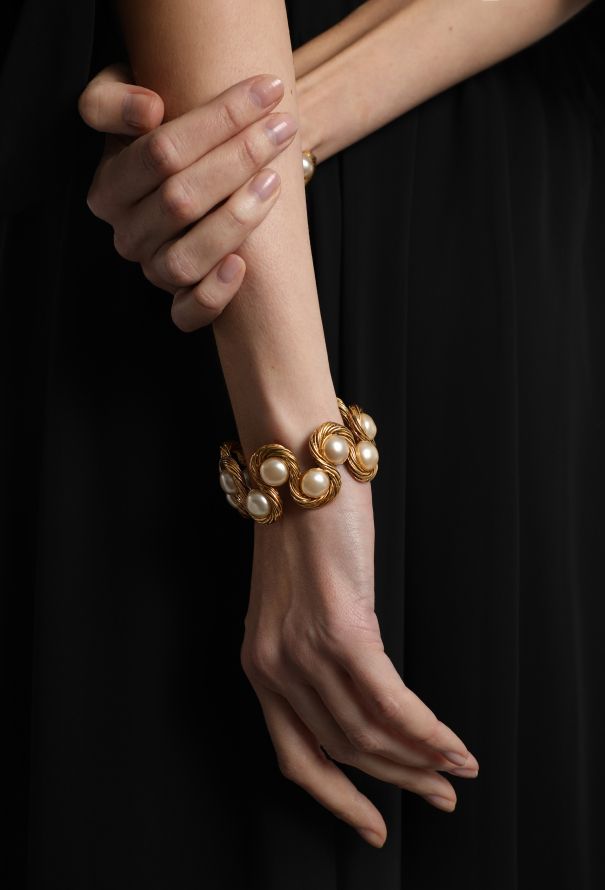 Chanel 1993/94 Bourgeois Pearl Bangle Set - 1