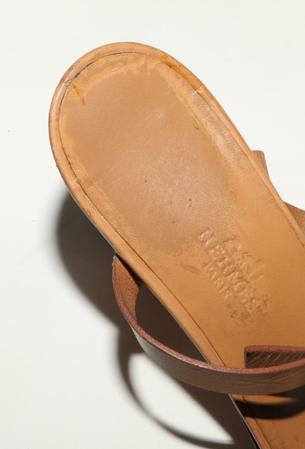 Hermès Vintage Leather T-Strap Sandals - 7