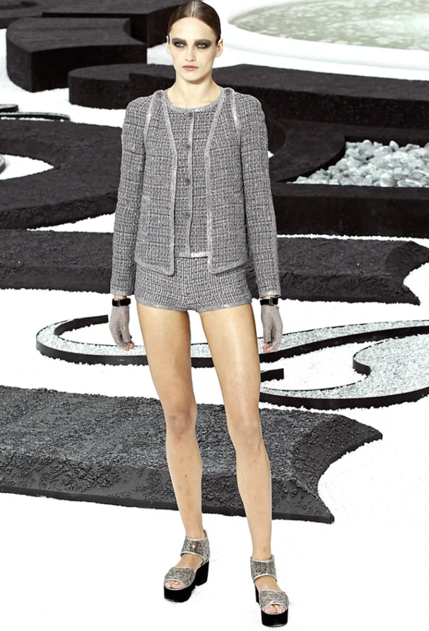 Chanel Stunning S/S 2011 Embellished Lesage Jacket - 2