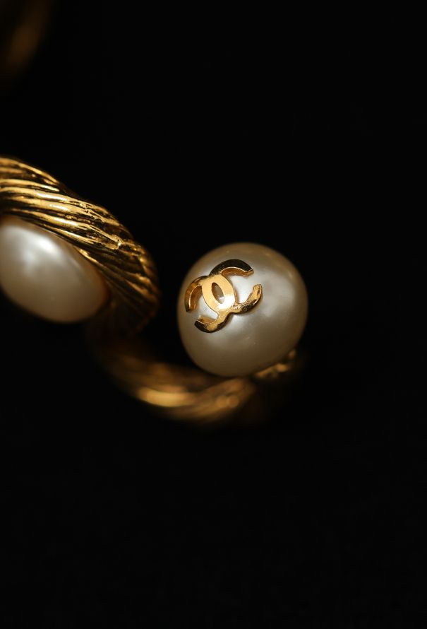 Chanel 1993/94 Bourgeois Pearl Bangle Set - 6